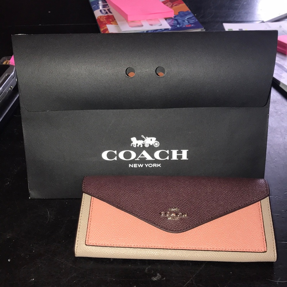 NWT Coach Wallet maroon/tan/peach